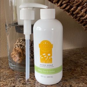 Scentsy White Tea Cactus hand soap